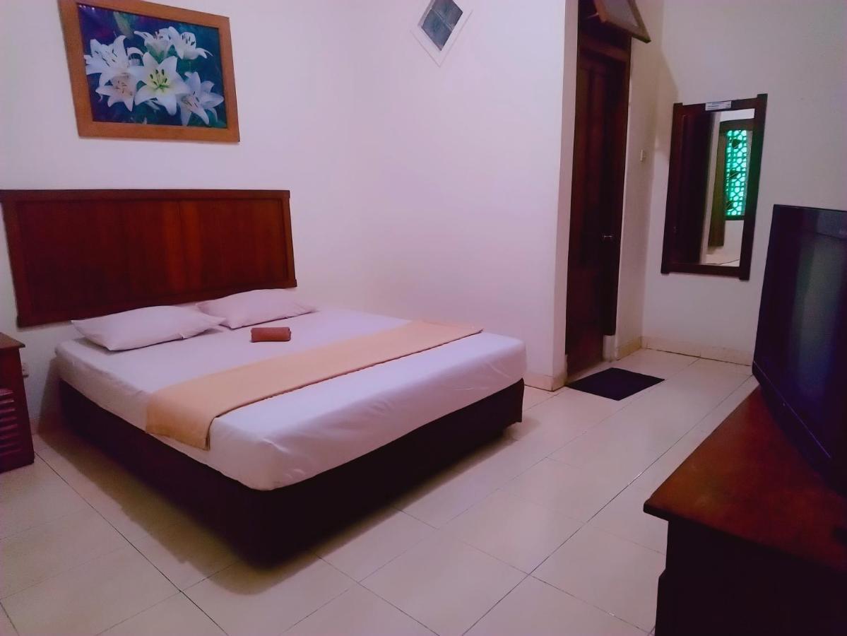 Hotel Keprabon Solo Buitenkant foto