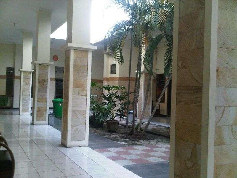 Hotel Keprabon Solo Buitenkant foto