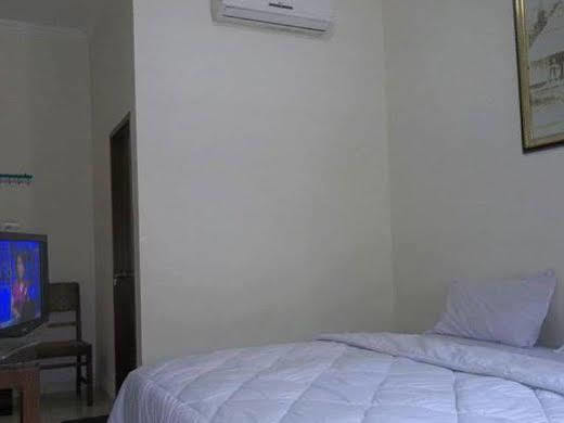 Hotel Keprabon Solo Buitenkant foto